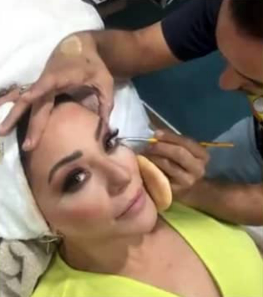 Réalisation makeup avec Beya Zardi